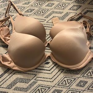 Victoria secret very sexy push-up bra